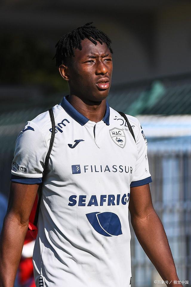 阿雅克肖主场大胜，稳居中游位置的简单介绍